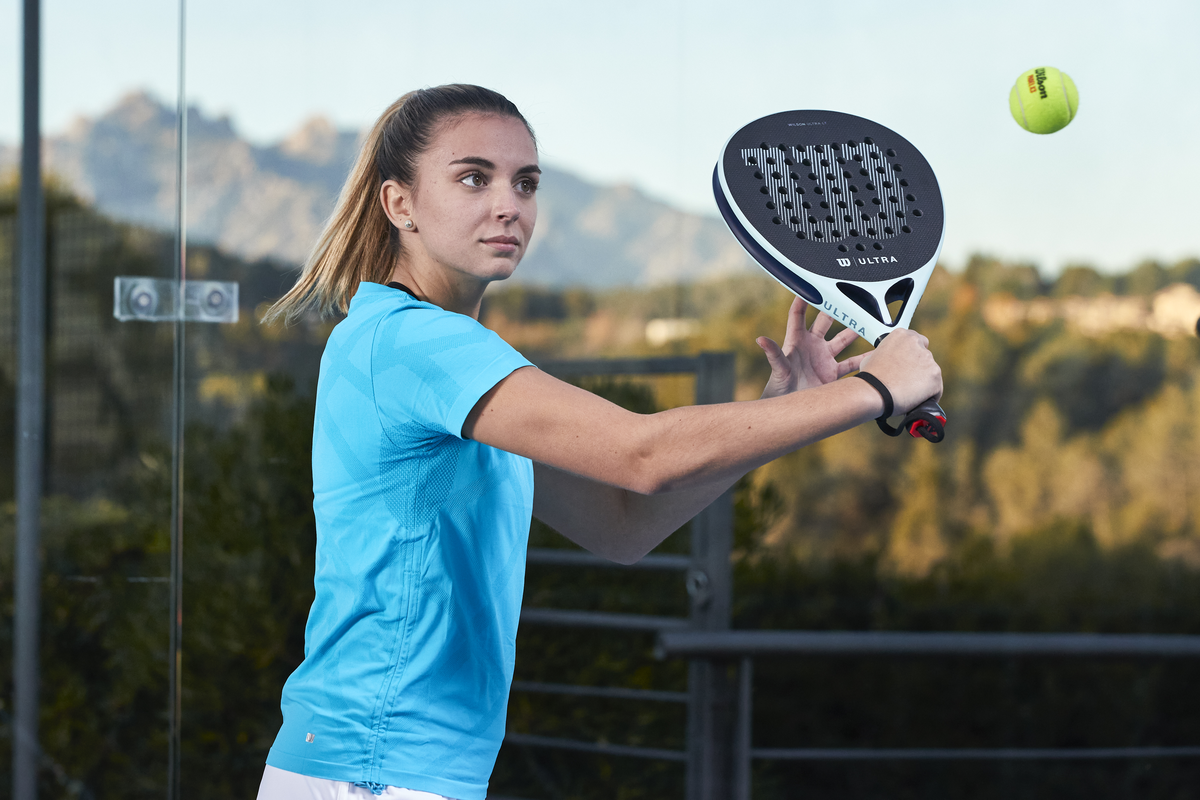 LA DIFERENCIA ENTRE EL PÁDEL Y OTROS DEPORTES DE RAQUETA